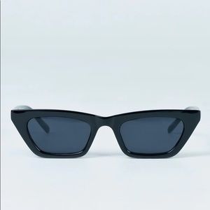 Princess Polly Octavia Sunglasses in Black